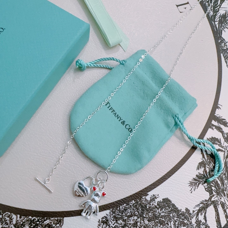 T*f*ny necklaces
